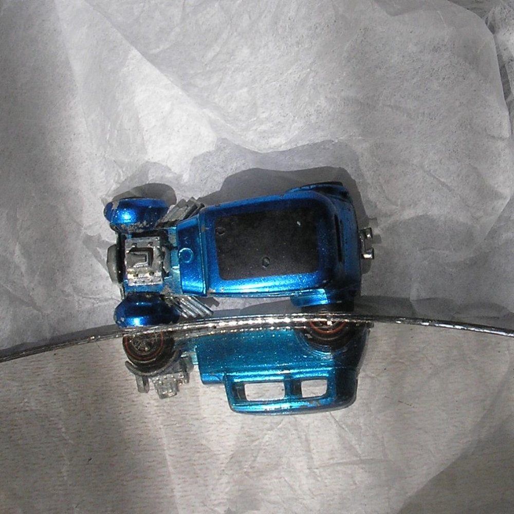 Hot Wheels Redline Classic 32 Ford Vicky Medium (Windex) Blue (1969) - Picture 5 of 7